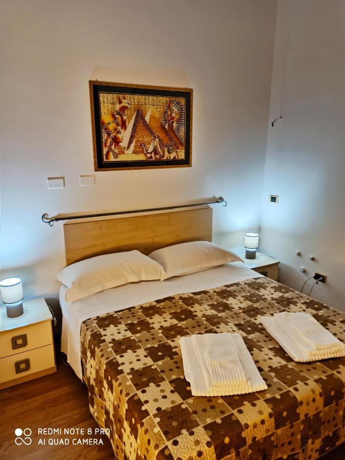 Rooms Center Wolf - Matrimoniale E Comunicanti Matera Kültér fotó